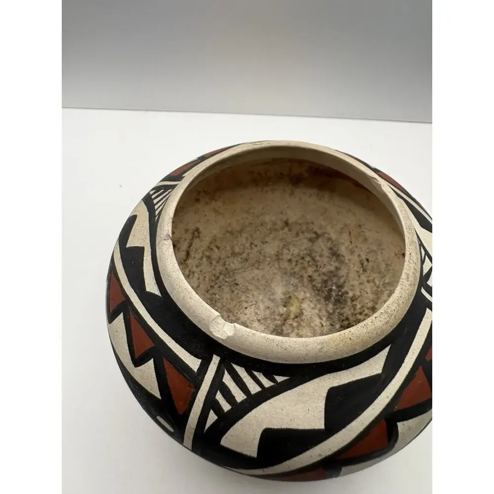 Vintage Hopi Native American Pottery 4 1/4”Diameter Signed As is READ